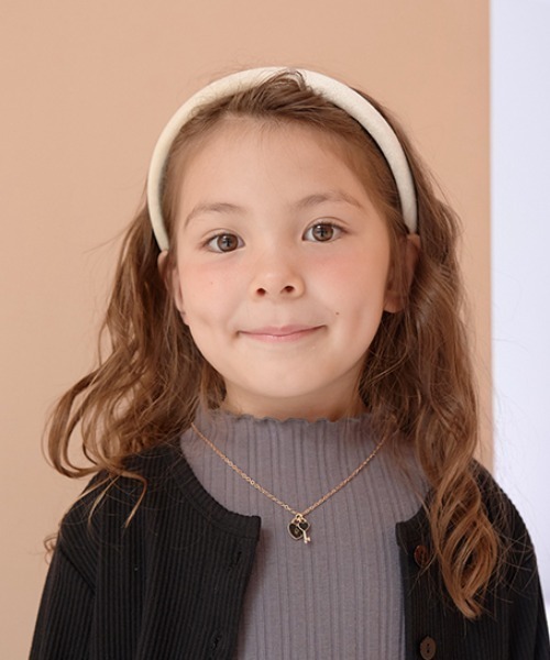 Lycee mine（リセマイン）の「ベロアぷっくりカチューシャ【子供服】【キッズ】【女の子】（カチューシャ・キッズ・ピンク/アイボリー/モスグリーン/マスタード・フリー）」の2枚目の写真
