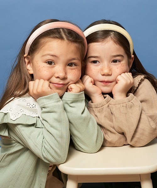 Lycee mine（リセマイン）の「ベロアぷっくりカチューシャ【子供服】【キッズ】【女の子】（カチューシャ・キッズ・ピンク/アイボリー/モスグリーン/マスタード・フリー）」の6枚目の写真