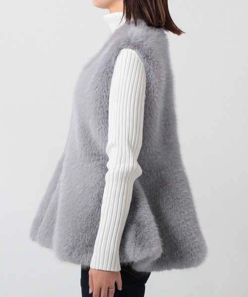 Julia Boutique（ジュリアブティック）の「ペプラムフェイクファーベスト/23500（ベスト・レディース・グレー/ベージュ・ONE）」の13枚目の写真