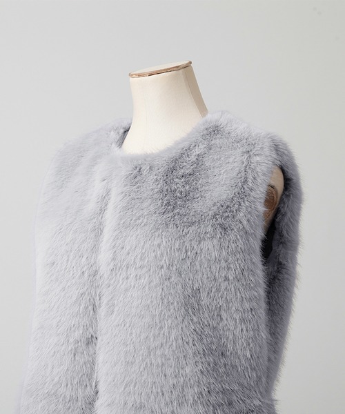 Julia Boutique（ジュリアブティック）の「ペプラムフェイクファーベスト/23500（ベスト・レディース・グレー/ベージュ・ONE）」の16枚目の写真