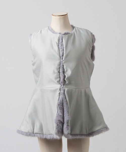 Julia Boutique（ジュリアブティック）の「ペプラムフェイクファーベスト/23500（ベスト・レディース・グレー/ベージュ・ONE）」の18枚目の写真
