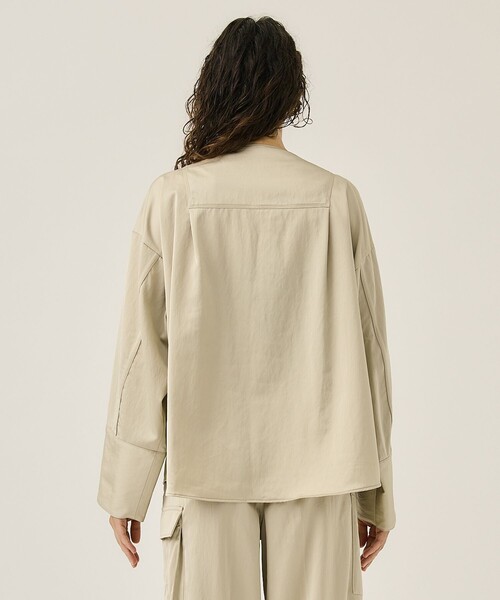 IHNN（イン）の「【IHNN/(イン)】スリットワイドブラウス（シャツ/ブラウス・レディース・アイボリー・36）」の6枚目の写真