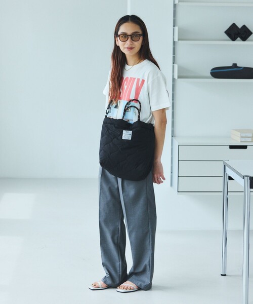 KiU(キウ)の「KiU×FREAK'S STORE/キウ×フリークスストア 別注PADDED TOTE BAG/パデットトートバッグ 撥水(トートバッグ・メンズ・ライトグレー/レオパード/ブラック/ダークグレー/キャメル/ベージュ・ONE SIZE)」の16枚目の写真