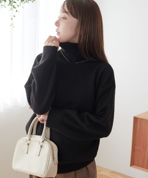 ECRIRE(エクリール)の「ドロップショルダー タートルネックニット(ニット/セーター・レディース・ベージュ/オフホワイト/チャコールグレー/ブルー/ブラウン/ブラック・M)」の16枚目の写真