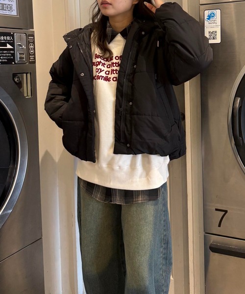 AS KNOW AS plus（アズノゥアズプラス）の「☆選んであったか中綿フェイクダウンジャケット（ダウンジャケット/コート・レディース・ベージュ系/グリーン系/ブラック系/ブラック/アイボリー/ホワイト系その他/ブルー系・FREE）」の16枚目の写真