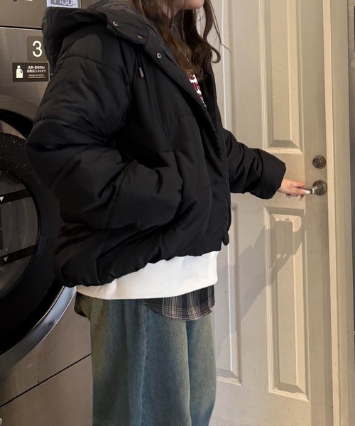 AS KNOW AS plus（アズノゥアズプラス）の「☆選んであったか中綿フェイクダウンジャケット（ダウンジャケット/コート・レディース・ベージュ系/グリーン系/ブラック系/ブラック/アイボリー/ホワイト系その他/ブルー系・FREE）」の15枚目の写真