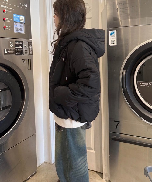 AS KNOW AS plus（アズノゥアズプラス）の「☆選んであったか中綿フェイクダウンジャケット（ダウンジャケット/コート・レディース・ベージュ系/グリーン系/ブラック系/ブラック/アイボリー/ホワイト系その他/ブルー系・FREE）」の13枚目の写真