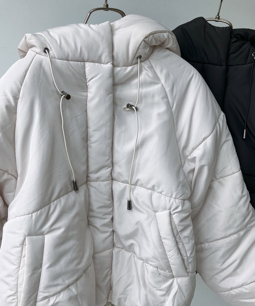 AS KNOW AS plus（アズノゥアズプラス）の「☆選んであったか中綿フェイクダウンジャケット（ダウンジャケット/コート・レディース・ベージュ系/グリーン系/ブラック系/ブラック/アイボリー/ホワイト系その他/ブルー系・FREE）」の18枚目の写真