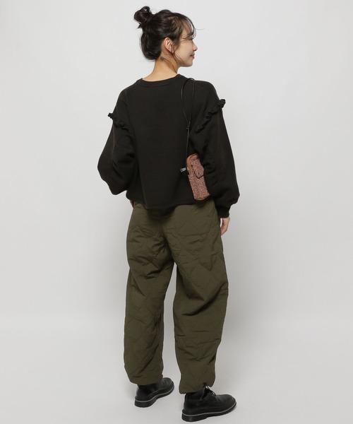 niko and...（ニコアンド）の「クロップドフリルフロッキープルオーバー（スウェット・レディース・チャコール/パープル/ナチュラル・FREE）」の18枚目の写真