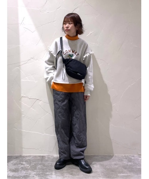 niko and...（ニコアンド）の「クロップドフリルフロッキープルオーバー（スウェット・レディース・チャコール/パープル/ナチュラル・FREE）」の11枚目の写真