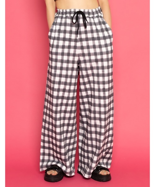 Little sunny bite(リトルサニーバイト)の「little sunny bite と pink house Hand drawing checker pants(その他パンツ・レディース・ピンク/グリーン系/ブラック・FREE)」の2枚目の写真