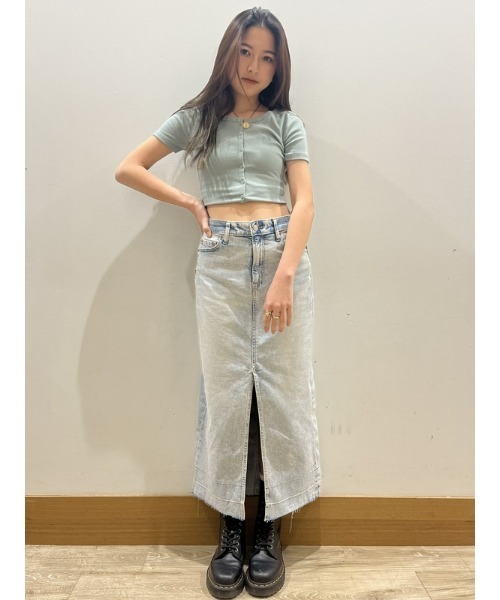 GAP(ギャップ)の「リブクロップTシャツ(カーディガン)(Tシャツ/カットソー・レディース・ブラック/グリーン/ホワイト/パープル/ベージュ/ブルー/ブルー系その他/グリーン系その他・XS/S/M/L/XL/XXS)」の11枚目の写真