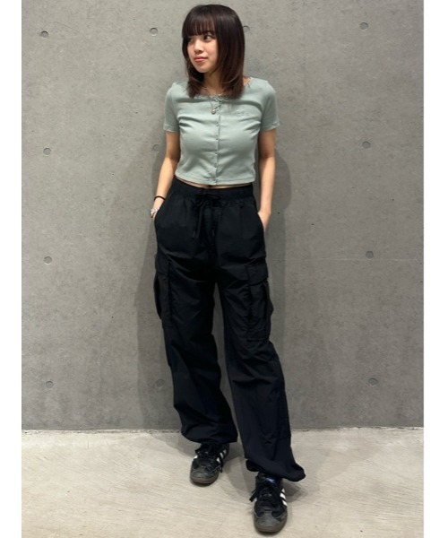 GAP(ギャップ)の「リブクロップTシャツ(カーディガン)(Tシャツ/カットソー・レディース・ブラック/グリーン/ホワイト/パープル/ベージュ/ブルー/ブルー系その他/グリーン系その他・XS/S/M/L/XL/XXS)」の14枚目の写真