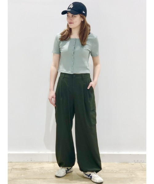 GAP(ギャップ)の「リブクロップTシャツ(カーディガン)(Tシャツ/カットソー・レディース・ブラック/グリーン/ホワイト/パープル/ベージュ/ブルー/ブルー系その他/グリーン系その他・XS/S/M/L/XL/XXS)」の19枚目の写真