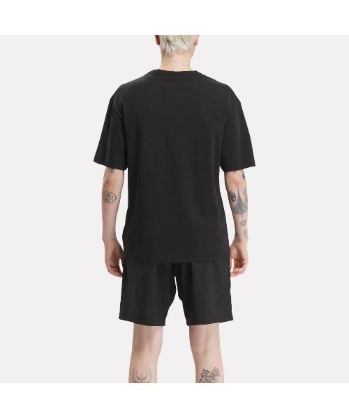 Reebok（リーボック）の「クラシック バスケットボール フェーム Tシャツ / CLASSIC BASKETBALL FAME TEE（Tシャツ/カットソー・メンズ・ブラック/ホワイト・LARGE/MEDIUM/SMALL/XX-LARGE/X-LARGE）」の7枚目の写真