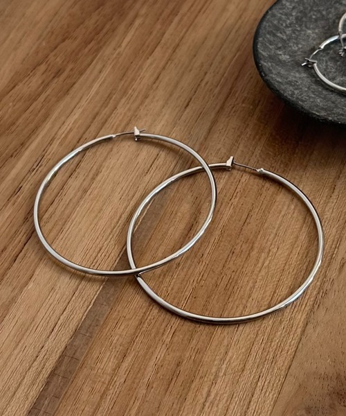 CIAOPANIC TYPY（チャオパニックティピー）の「【 lil/リル】メタルフープピアスL（ピアス（両耳用）・レディース・シルバー/ゴールド・ONE SIZE）」の2枚目の写真