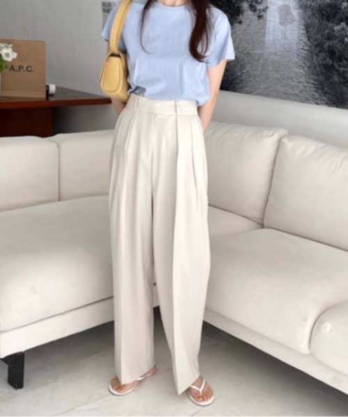 sorule(ソルレ)の「タックストレートパンツ(スラックス・レディース・グリーン/アイボリー・LARGE/MEDIUM)」の2枚目の写真