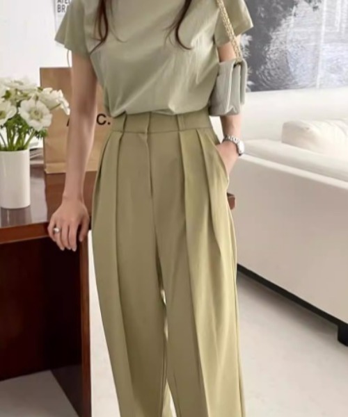 sorule(ソルレ)の「タックストレートパンツ(スラックス・レディース・グリーン/アイボリー・LARGE/MEDIUM)」の5枚目の写真