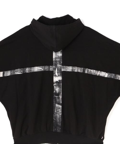 KMRii（ケムリ）の「KMRii/ケムリ/Back Cross Short Parka（パーカー・メンズ・ブラック・2）」の4枚目の写真