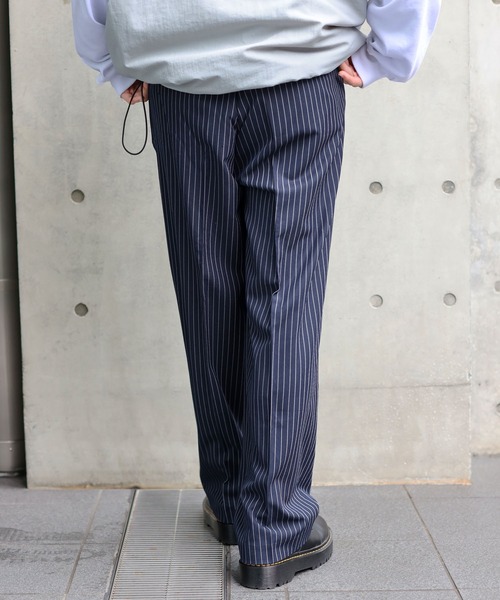 SPINNS(スピンズ)の「【サイズ展開あり・ユニセックスで着用可能】ストライプテーラードスラックスパンツ(スラックス・メンズ・ネイビー/ブラック・L/M/S)」の12枚目の写真