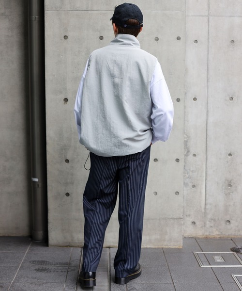 SPINNS(スピンズ)の「【サイズ展開あり・ユニセックスで着用可能】ストライプテーラードスラックスパンツ(スラックス・メンズ・ネイビー/ブラック・L/M/S)」の14枚目の写真