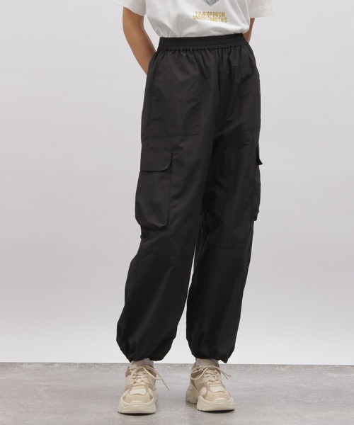 LAKOLE(ラコレ)の「ワッシャーナイロンカーゴパンツ / 108129(カーゴパンツ・レディース・ブラック/カーキ/オレンジ/アイボリー・SMALL/MEDIUM)」の13枚目の写真