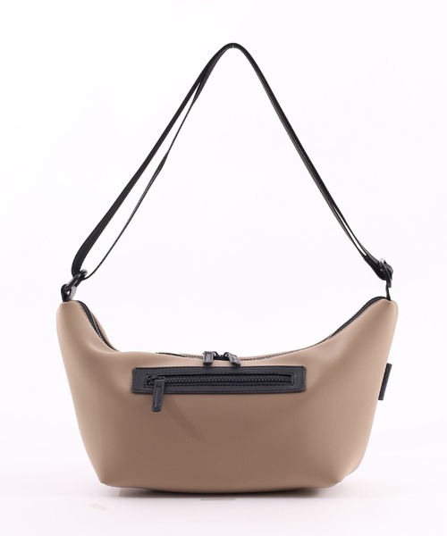 COOCO(クーコ)の「ダイバー風素材ミカヅキ型ショルダーバッグ(ショルダーバッグ・レディース・オフホワイト/グレー/ブラック/ベージュ・9)」の13枚目の写真