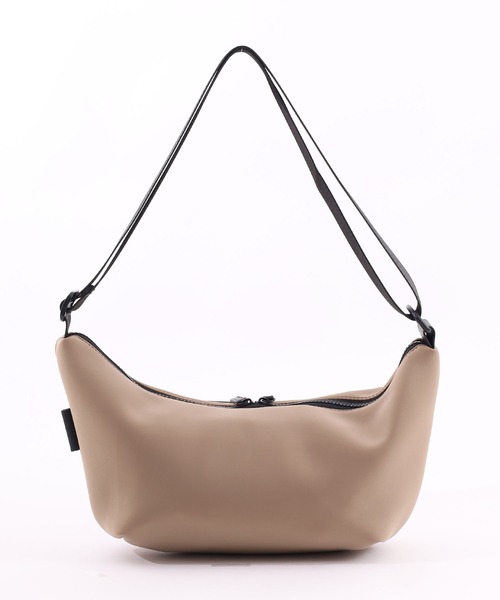 COOCO(クーコ)の「ダイバー風素材ミカヅキ型ショルダーバッグ(ショルダーバッグ・レディース・オフホワイト/グレー/ブラック/ベージュ・9)」の15枚目の写真