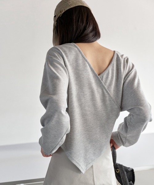 UNE MANSION（ユヌマンション）の「ワンオフショルダーアンバランススセミクロップドスウェットカットソー（スウェット・レディース・ブラック/グレー/ネイビー/ライトグレー/ピンク・FREE）」の21枚目の写真