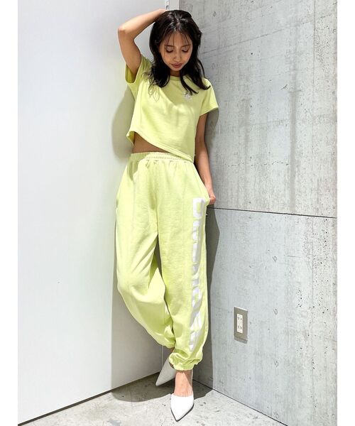 DC(ディーシー)の「GYDA×DC ロゴスウェットパンツ(スウェットパンツ・レディース・イエロー/オフホワイト/ブラック・FREE)」の13枚目の写真