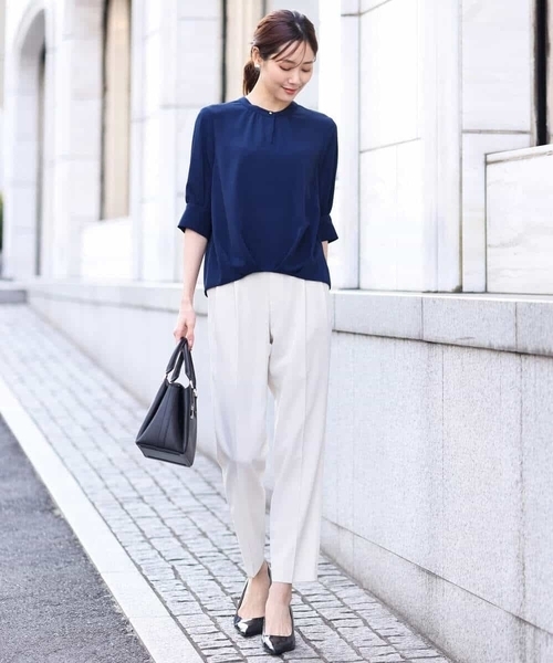 OFUON le MK（オフオンルエムケー）の「テーパードシルエットプルオンパンツ/洗える（スラックス・レディース・ブラック/アイボリー/モカ・36/38/40）」の7枚目の写真