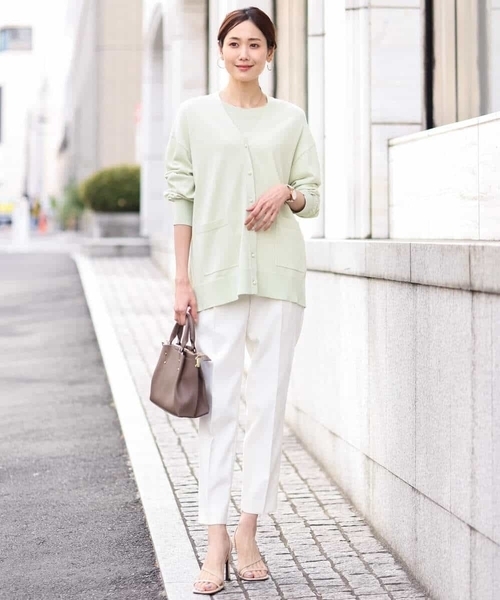 OFUON le MK（オフオンルエムケー）の「テーパードシルエットプルオンパンツ/洗える（スラックス・レディース・ブラック/アイボリー/モカ・36/38/40）」の12枚目の写真