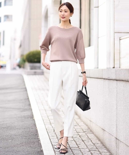 OFUON le MK（オフオンルエムケー）の「テーパードシルエットプルオンパンツ/洗える（スラックス・レディース・ブラック/アイボリー/モカ・36/38/40）」の16枚目の写真