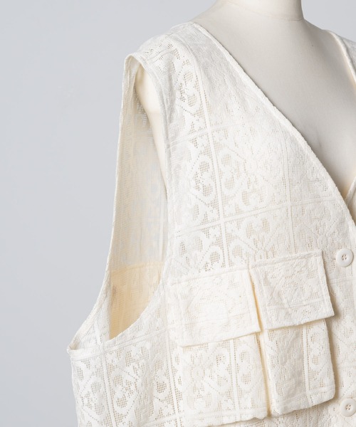 anoco no oheya（アノコノオへヤ）の「lace vest（ベスト・レディース・アイボリー・FREE）」の4枚目の写真