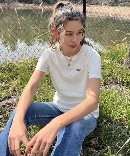 ROXY（ロキシー）の「HERITAGE LOGOS/ロキシー半袖バックプリントロゴTシャツ（Tシャツ/カットソー・レディース・グレー/ブラック/ホワイト/ブラウン・LARGE/MEDIUM/SMALL）」の2枚目の写真