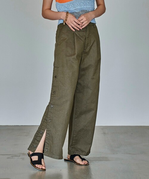 FREAK'S STORE（フリークスストア）の「FREAK’S STORE/フリークスストア サイドボタンパンツ/チノパンツ/ワイドパンツ（チノパンツ・レディース・ベージュ/オリーブ・MEDIUM/SMALL）」の4枚目の写真