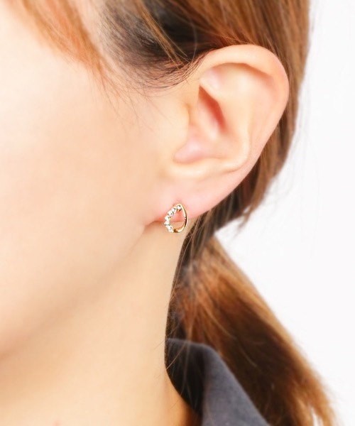 itam（アイタム）の「【itam】アイタム/ 6連ストーン ドロップ セラミックピアス/ 金属アレルギー対応ピアス（ピアス（両耳用）・レディース・ゴールド/ピンクゴールド・FREE）」の3枚目の写真