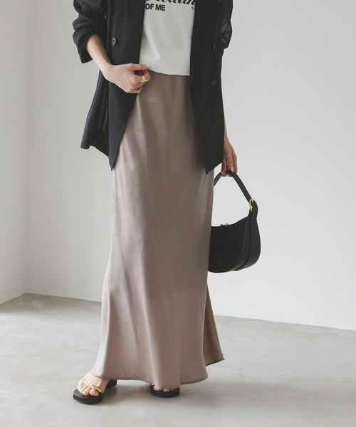 Noble（ノーブル）の「キュプラサテンナローAラインスカート（スカート・レディース・グレー/ブラウン/ネイビー・36/38）」の15枚目の写真