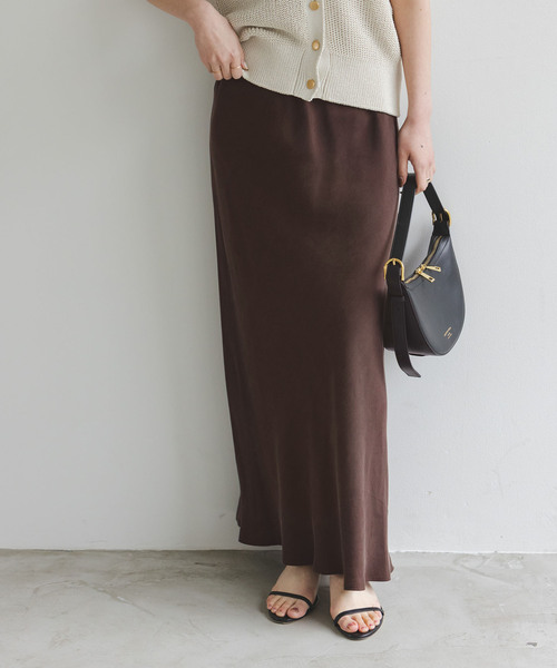 Noble（ノーブル）の「キュプラサテンナローAラインスカート（スカート・レディース・グレー/ブラウン/ネイビー・36/38）」の20枚目の写真