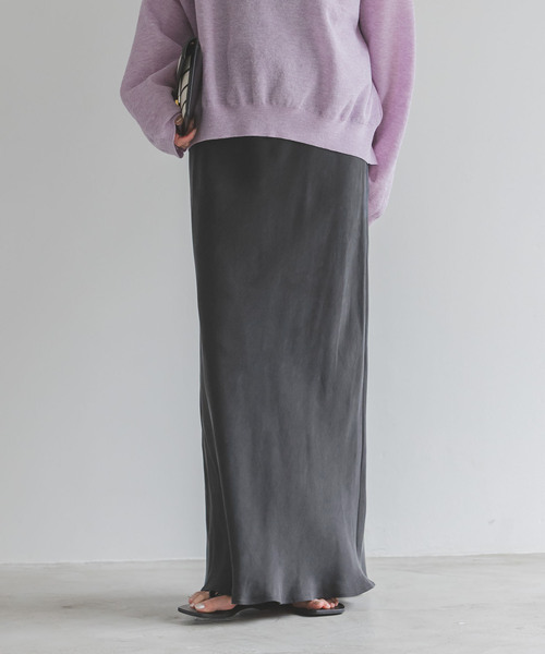 Noble（ノーブル）の「キュプラサテンナローAラインスカート（スカート・レディース・グレー/ブラウン/ネイビー・36/38）」の4枚目の写真