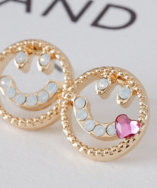 CERCA(チェルカ)の「Blincouture/ハート付きスマイルピアス(ピアス(両耳用)・レディース・ホワイト/ホワイト系1/ホワイト系2・ONE SIZE)」の9枚目の写真