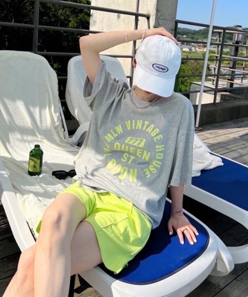 Dalfwin(ダールフィン)の「韓国ファッション 【上下セット】VINTAGEロゴ半袖Tシャツ×ショートパンツセットアップ(ルームウェア/パジャマ・レディース・ブルー系/レッド系/グレー系・FREE)」の1枚目の写真