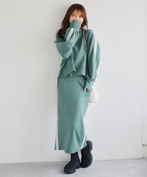 mysty woman(ミスティウーマン)の「サイドラインナロースカート 149655(スカート・レディース・ブラック/グリーン/オフホワイト・FREE)」の19枚目の写真