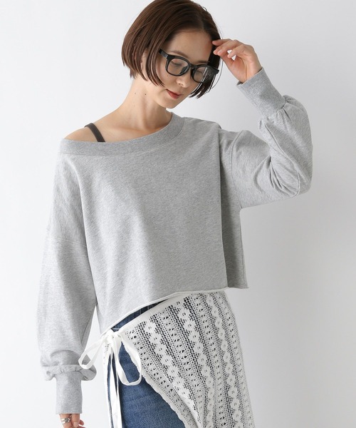 LEPSIM(レプシィム)の「オフショルショートスウェット 134420(スウェット・レディース・グレー/ブラック・FREE)」の2枚目の写真