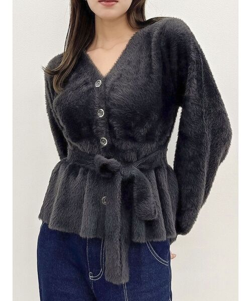 dazzlin(ダズリン)の「ミニシャギーペプラムカーデトップス(ニット/セーター・レディース・チャコールグレー/レッド/オフホワイト・FREE)」の6枚目の写真