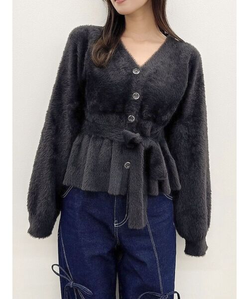 dazzlin(ダズリン)の「ミニシャギーペプラムカーデトップス(ニット/セーター・レディース・チャコールグレー/レッド/オフホワイト・FREE)」の7枚目の写真