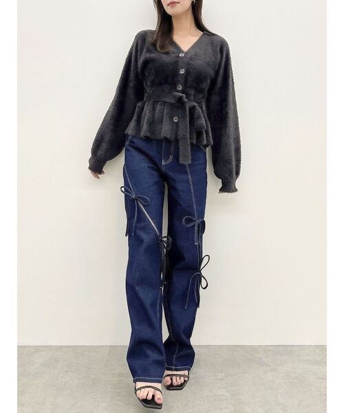 dazzlin(ダズリン)の「ミニシャギーペプラムカーデトップス(ニット/セーター・レディース・チャコールグレー/レッド/オフホワイト・FREE)」の9枚目の写真