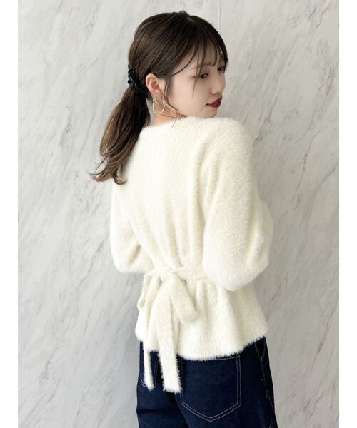 dazzlin(ダズリン)の「ミニシャギーペプラムカーデトップス(ニット/セーター・レディース・チャコールグレー/レッド/オフホワイト・FREE)」の19枚目の写真