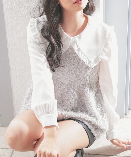 Honeys（ハニーズ）の「フェザーキャミソール（キャミソール・レディース・チャコール/アイボリー/ブラック/グレー・S/M/L）」の3枚目の写真