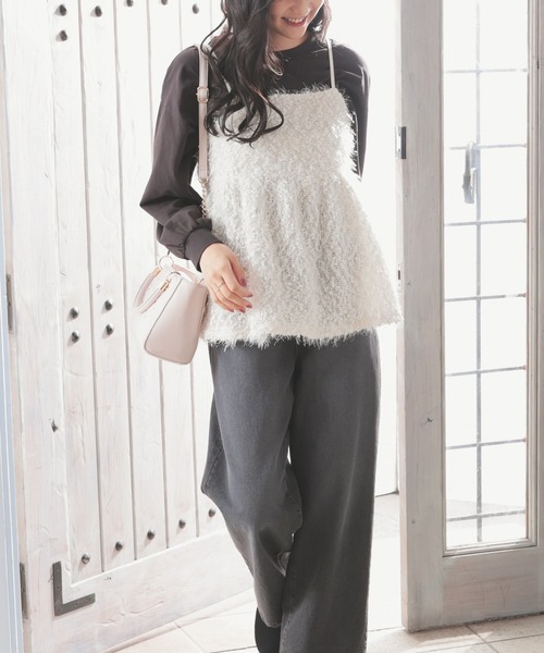 Honeys（ハニーズ）の「フェザーキャミソール（キャミソール・レディース・チャコール/アイボリー/ブラック/グレー・S/M/L）」の6枚目の写真